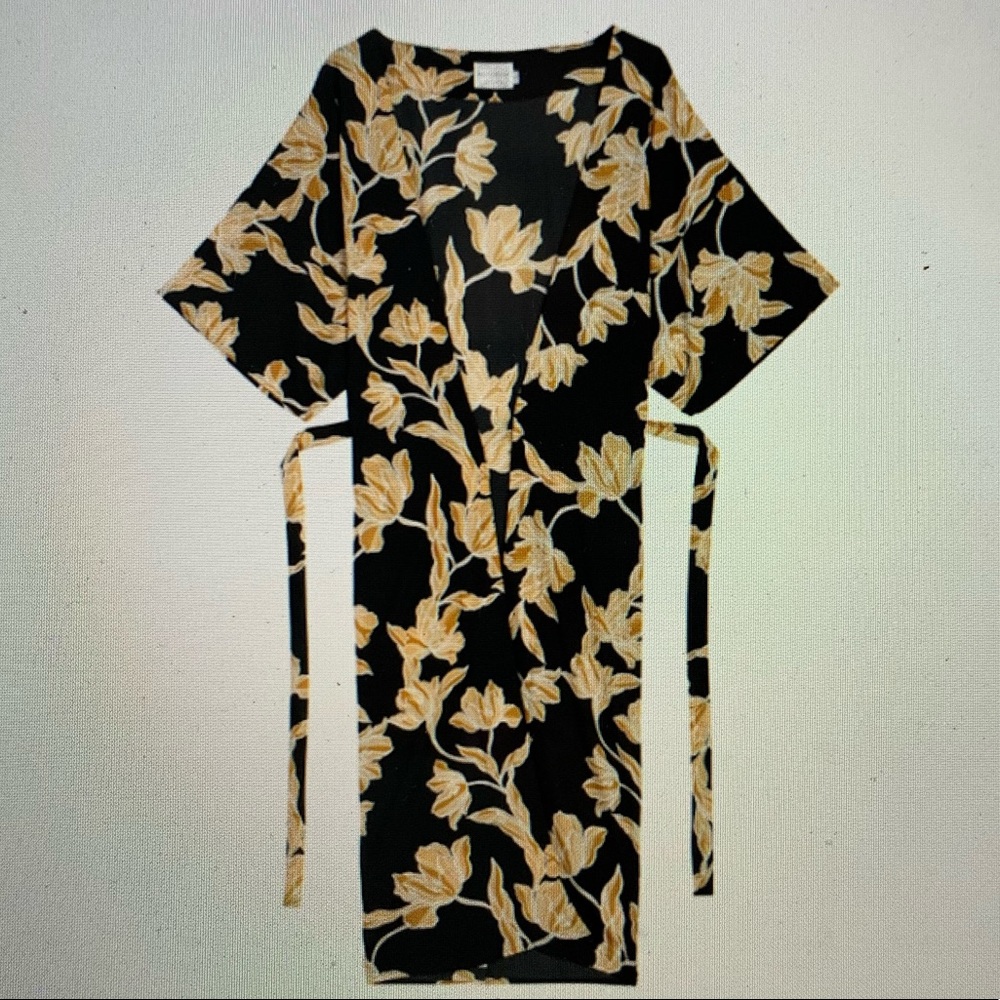 Floral Robe - Picture 2 of 3